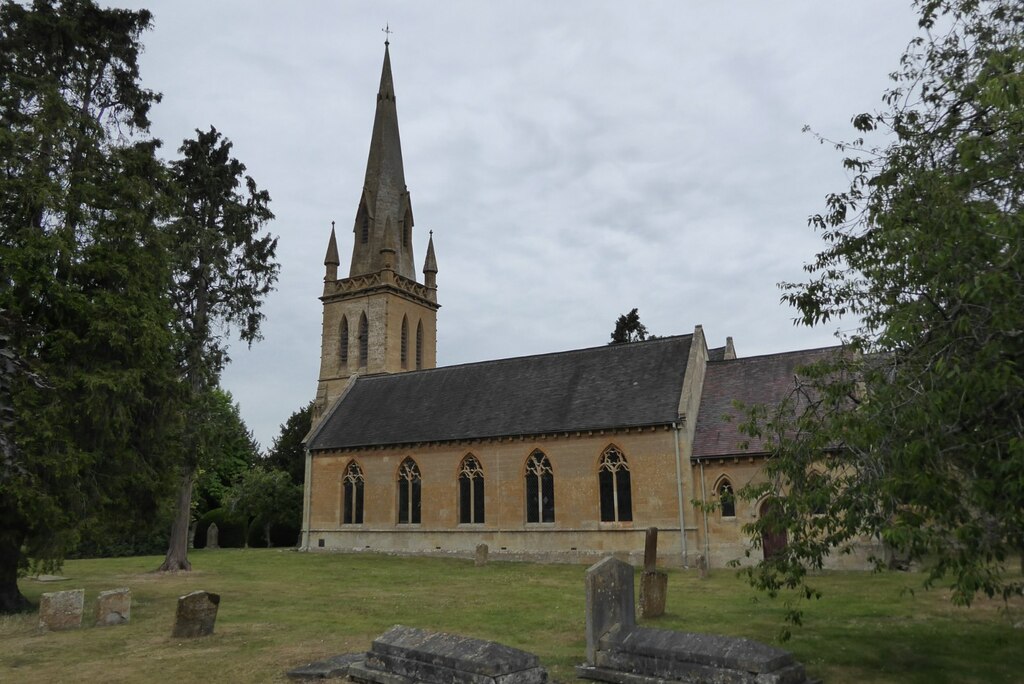 St David church and its stone spire in Moreton-in-Marsh